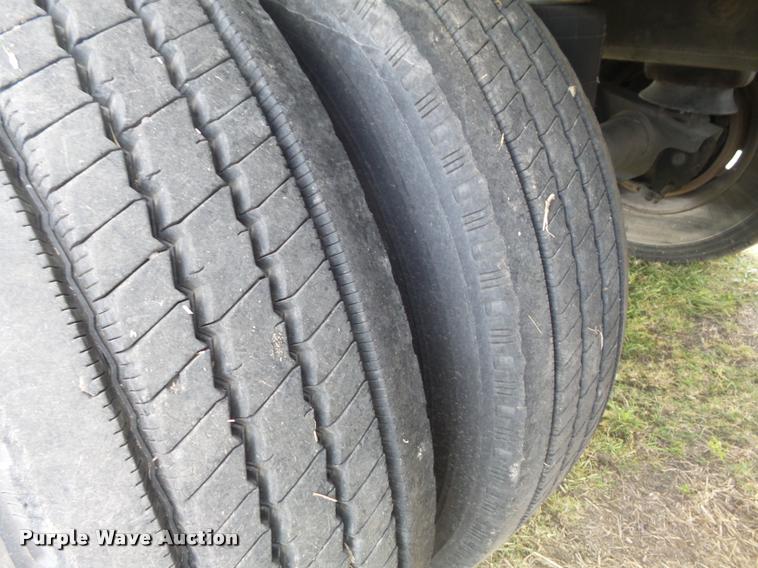 image for item DB6444 2009 Utility 3000R refrigerated van trailer