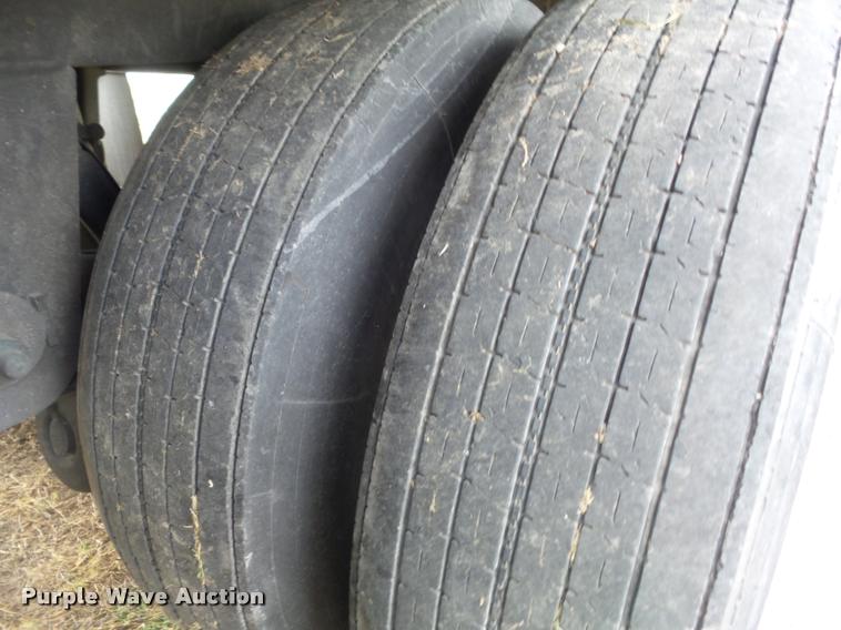 image for item DB6444 2009 Utility 3000R refrigerated van trailer