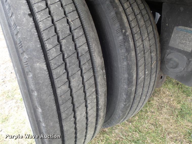 image for item DB6444 2009 Utility 3000R refrigerated van trailer