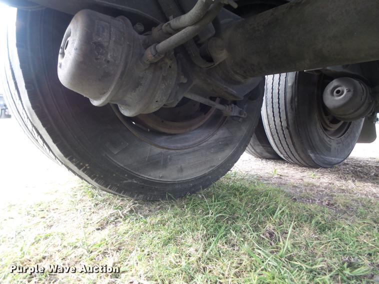 image for item DB6444 2009 Utility 3000R refrigerated van trailer