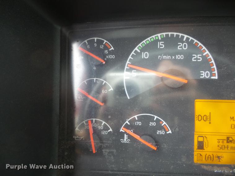 image for item DB6445 2009 Volvo VNL semi truck