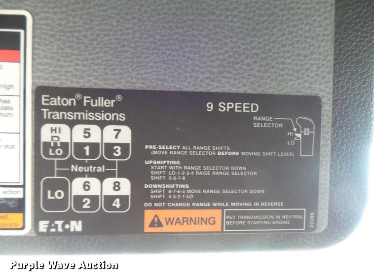 image for item DB6445 2009 Volvo VNL semi truck