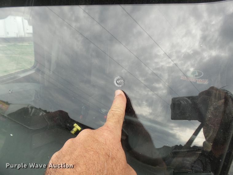 image for item DB6445 2009 Volvo VNL semi truck