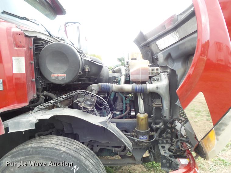 image for item DB6445 2009 Volvo VNL semi truck