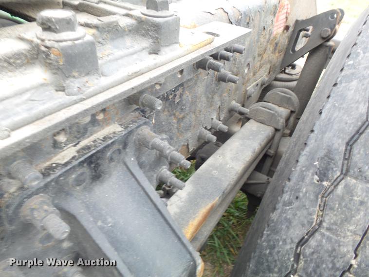 image for item DB6445 2009 Volvo VNL semi truck