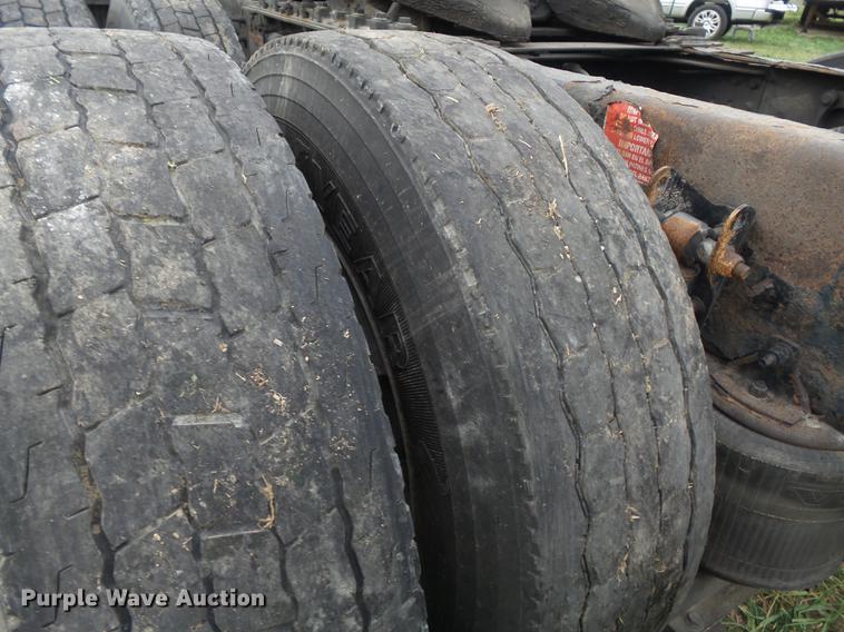 image for item DB6445 2009 Volvo VNL semi truck