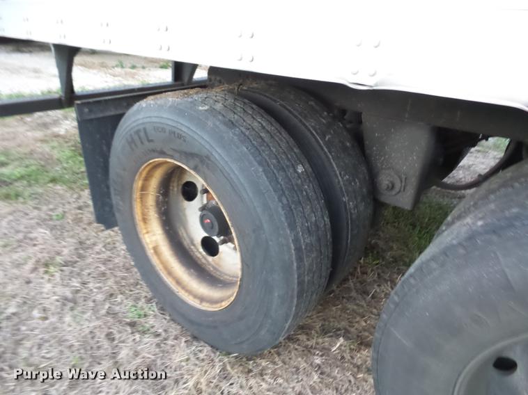 image for item DB6458 2011 Utility 4000D-X dry van trailer