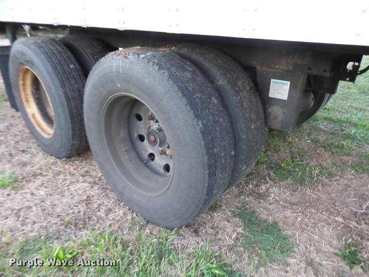 image for item DB6458 2011 Utility 4000D-X dry van trailer