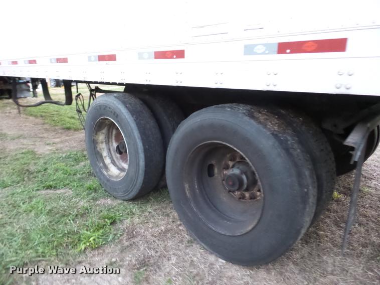 image for item DB6458 2011 Utility 4000D-X dry van trailer
