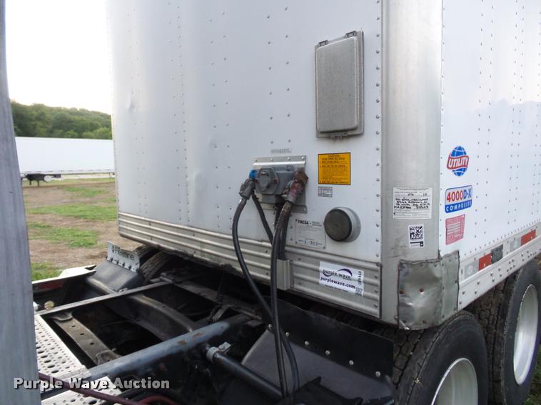 image for item DB6458 2011 Utility 4000D-X dry van trailer