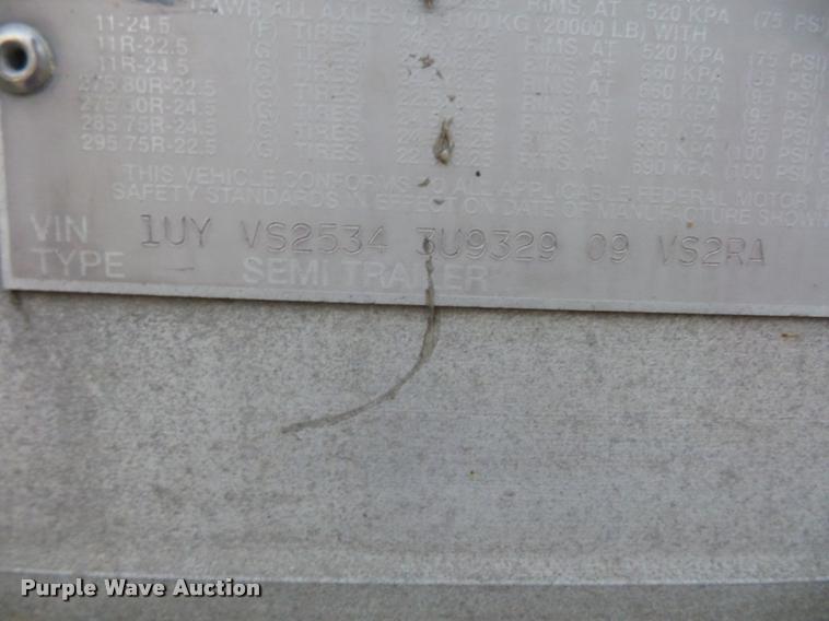 image for item DB6459 2003 Utility 3000R refrigerated van trailer