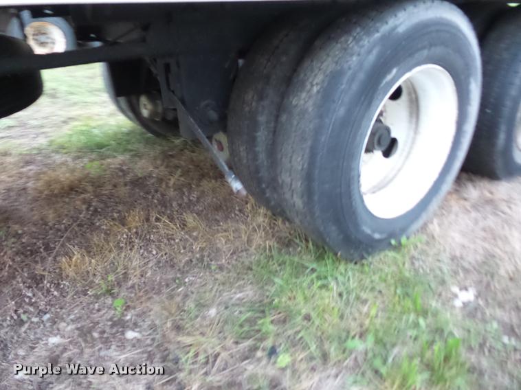 image for item DB6459 2003 Utility 3000R refrigerated van trailer