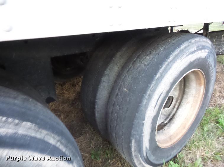 image for item DB6459 2003 Utility 3000R refrigerated van trailer