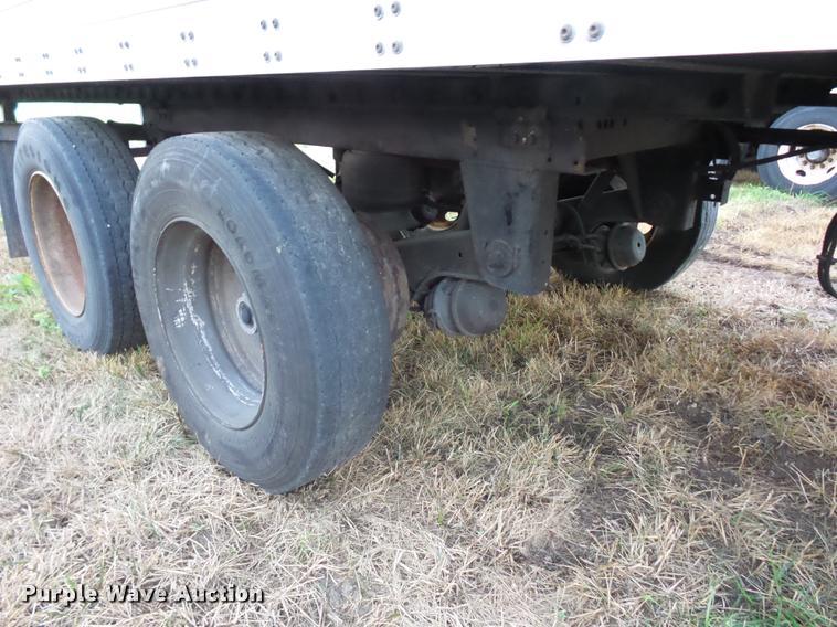 image for item DB6462 2011 Utility 4000D-X dry van trailer