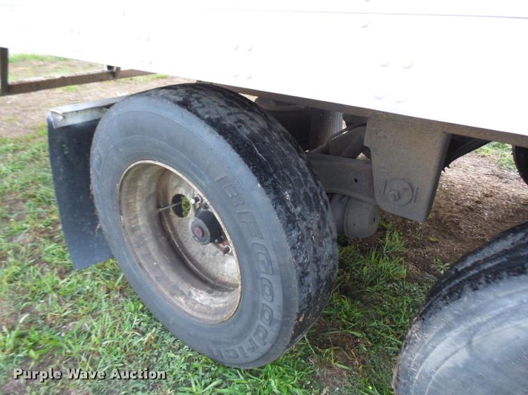 image for item DB6463 2003 Utility 300R refrigerated van trailer