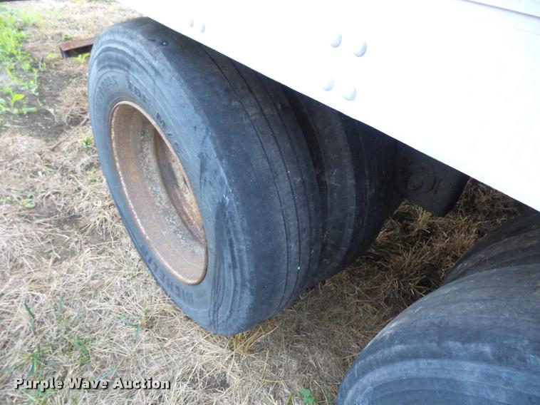 image for item DB6464 2003 Utility 300R refrigerated van trailer