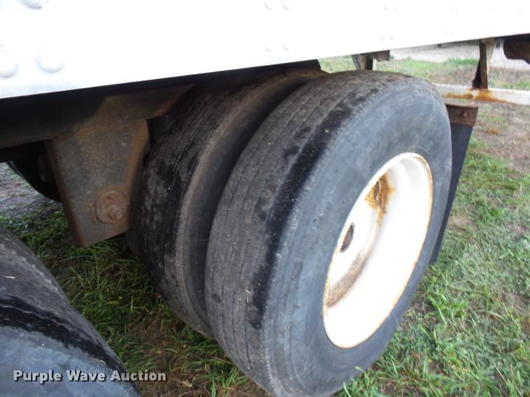 image for item DB6465 2002 Utility 300R refrigerated van trailer