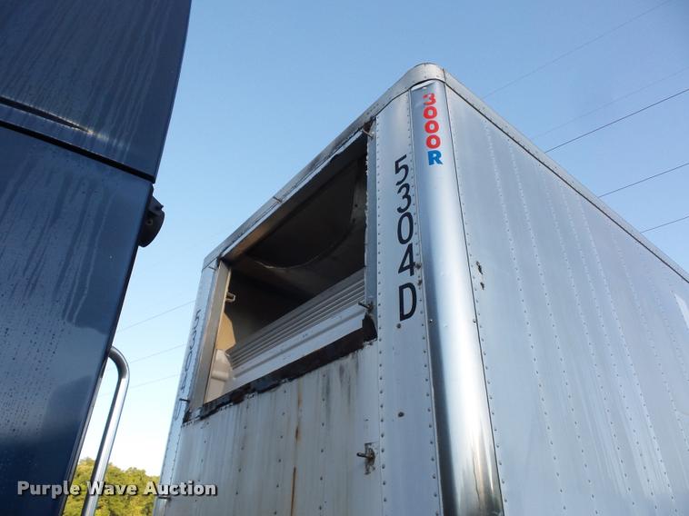 image for item DB6465 2002 Utility 300R refrigerated van trailer