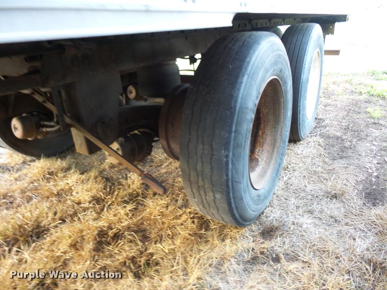 image for item DB6466 2003 Utility 300R refrigerated van trailer