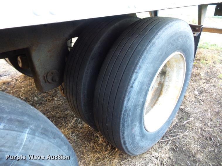 image for item DB6466 2003 Utility 300R refrigerated van trailer