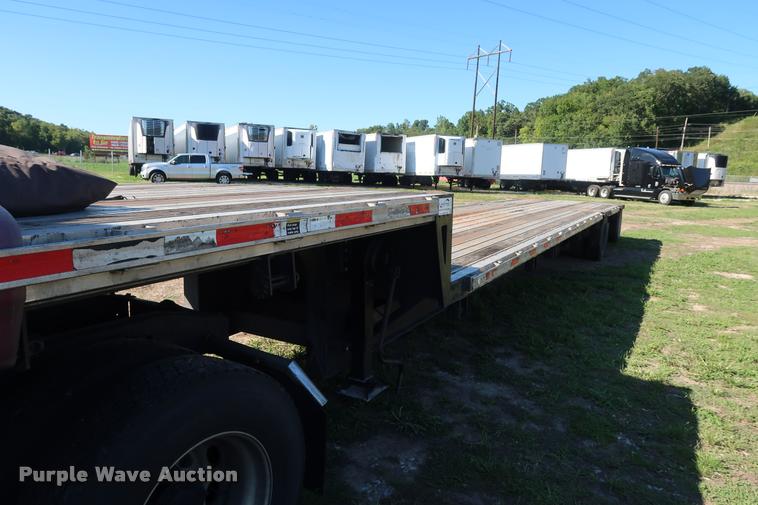 image for item DB6474 2005 Fontaine drop deck trailer