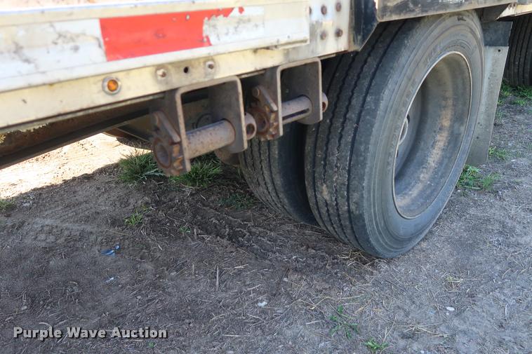 image for item DB6474 2005 Fontaine drop deck trailer