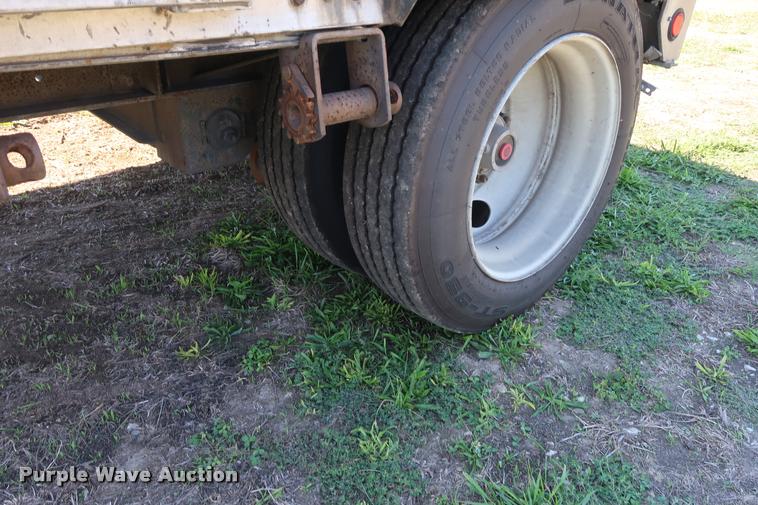 image for item DB6474 2005 Fontaine drop deck trailer