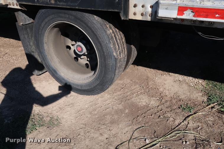 image for item DB6474 2005 Fontaine drop deck trailer