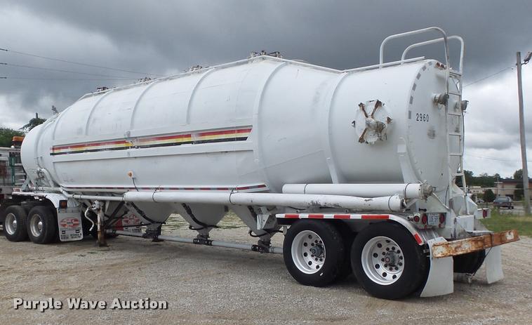 image for item DB6475 1990 Heil dry bulk pneumatic tank trailer