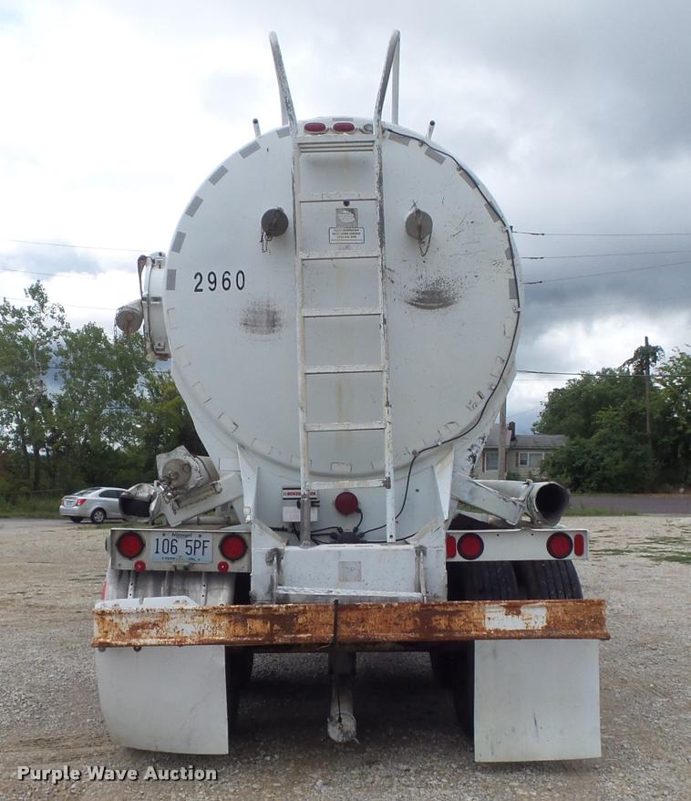 image for item DB6475 1990 Heil dry bulk pneumatic tank trailer
