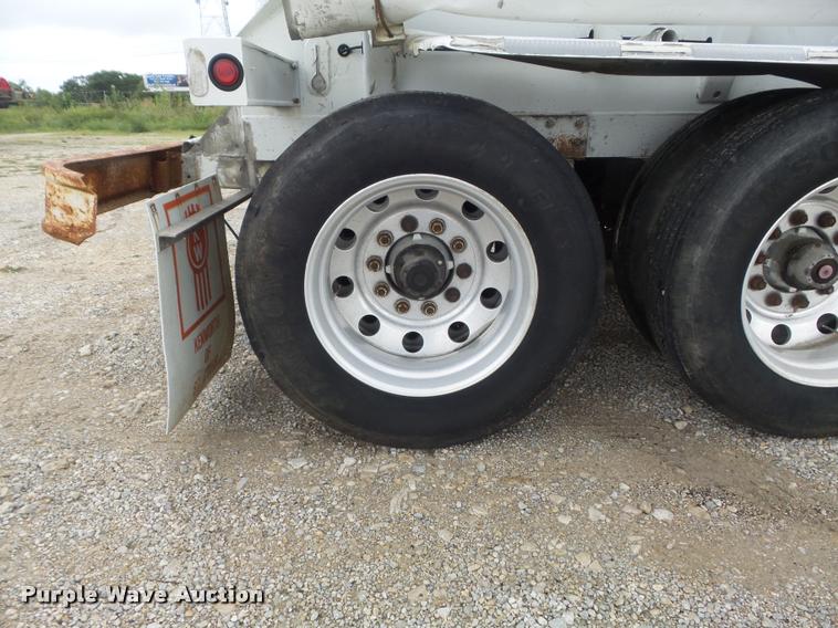 image for item DB6475 1990 Heil dry bulk pneumatic tank trailer