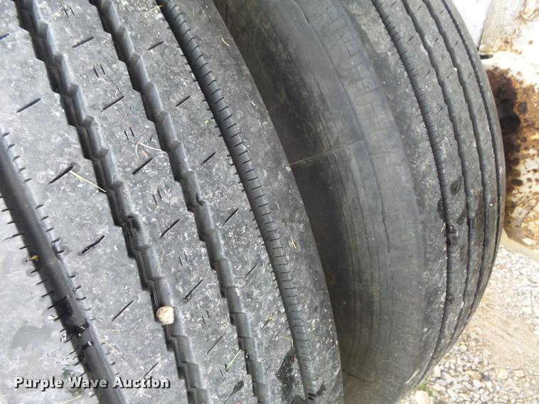 image for item DB6475 1990 Heil dry bulk pneumatic tank trailer