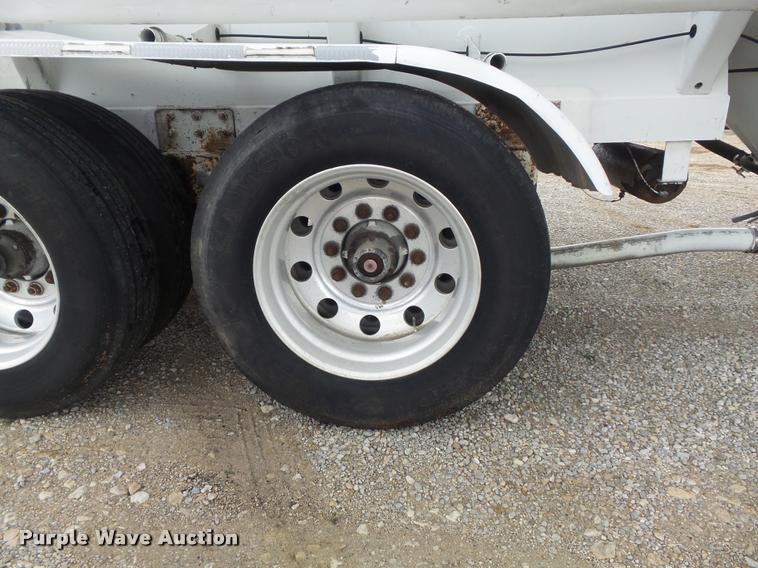 image for item DB6475 1990 Heil dry bulk pneumatic tank trailer