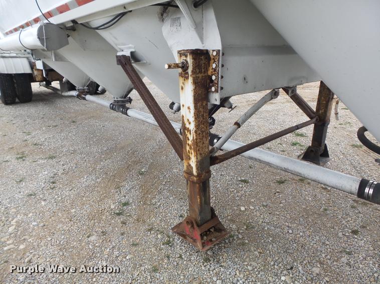 image for item DB6475 1990 Heil dry bulk pneumatic tank trailer