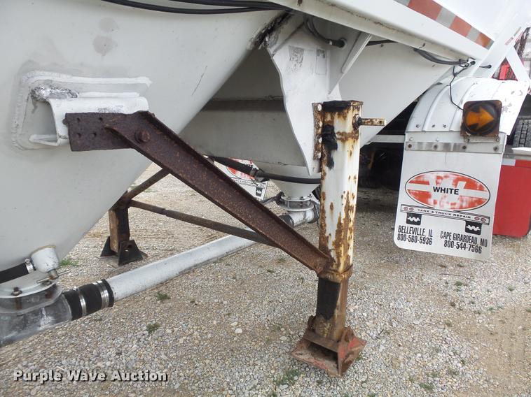 image for item DB6475 1990 Heil dry bulk pneumatic tank trailer