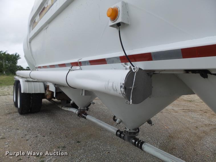 image for item DB6475 1990 Heil dry bulk pneumatic tank trailer