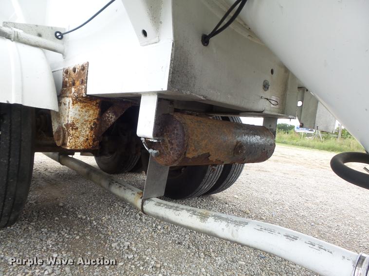 image for item DB6475 1990 Heil dry bulk pneumatic tank trailer