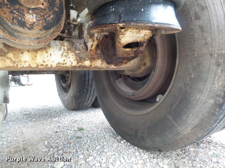 image for item DB6475 1990 Heil dry bulk pneumatic tank trailer