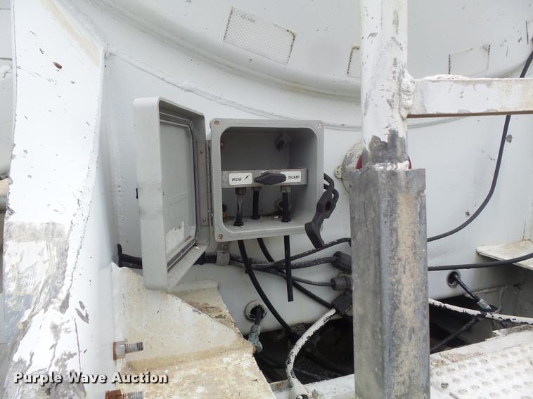 image for item DB6475 1990 Heil dry bulk pneumatic tank trailer