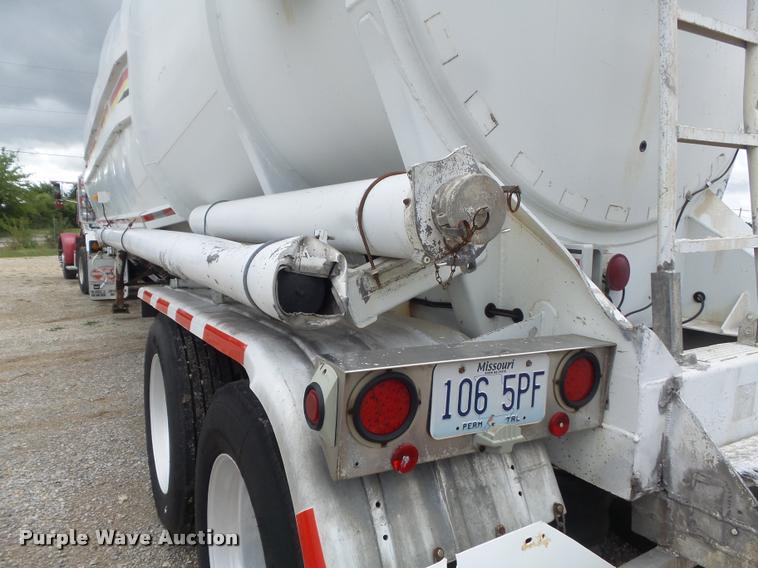 image for item DB6475 1990 Heil dry bulk pneumatic tank trailer