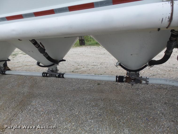 image for item DB6475 1990 Heil dry bulk pneumatic tank trailer