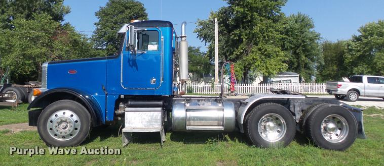 image for item DB6499 2000 Peterbilt 378 semi truck