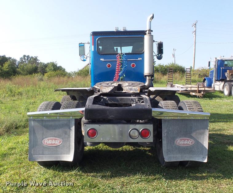 image for item DB6499 2000 Peterbilt 378 semi truck