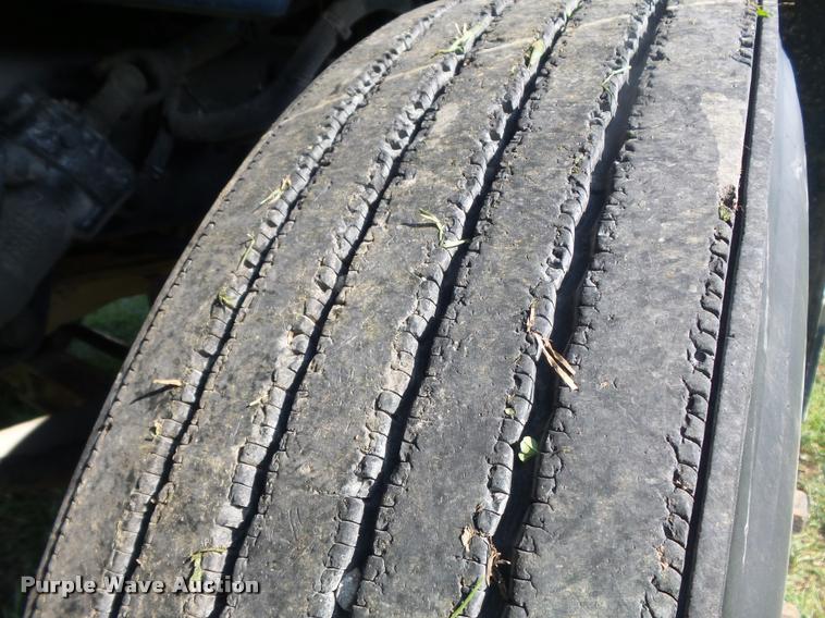 image for item DB6499 2000 Peterbilt 378 semi truck