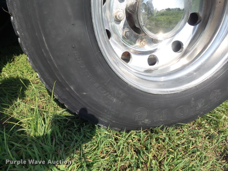 image for item DB6499 2000 Peterbilt 378 semi truck