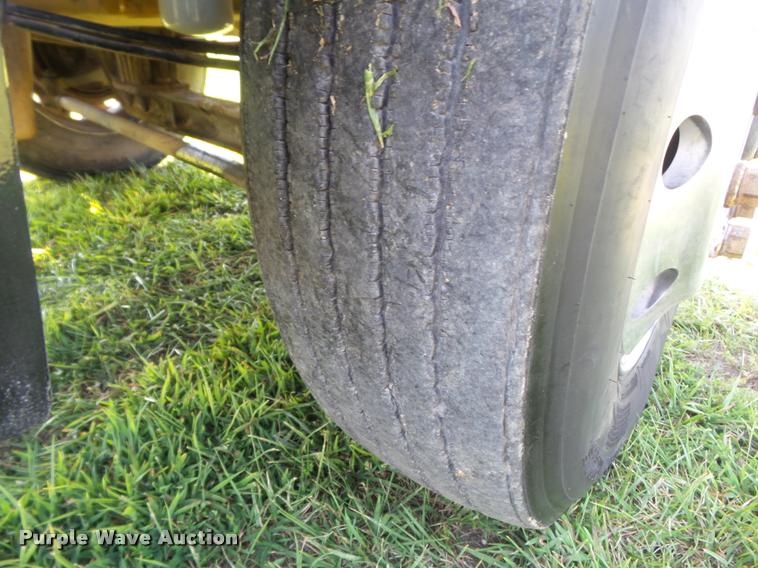 image for item DB6499 2000 Peterbilt 378 semi truck