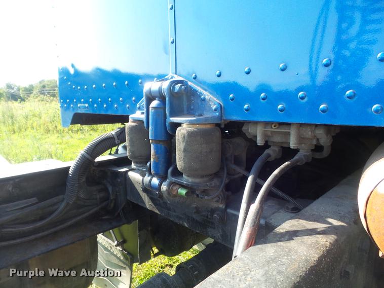 image for item DB6499 2000 Peterbilt 378 semi truck