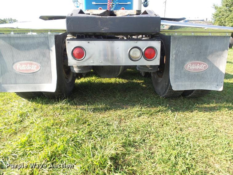 image for item DB6499 2000 Peterbilt 378 semi truck