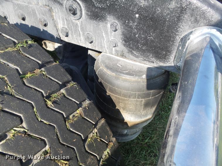 image for item DB6499 2000 Peterbilt 378 semi truck