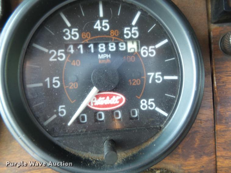 image for item DB6499 2000 Peterbilt 378 semi truck